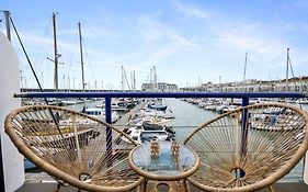 Brighton Water Cabin At The Marina, Free Parking By My Getaways